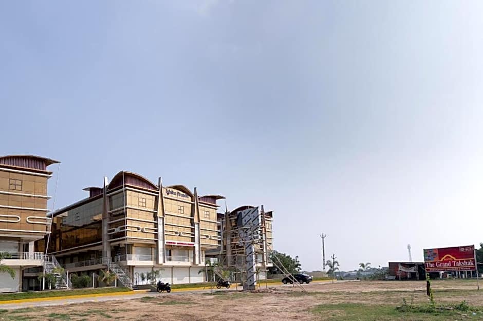 Hotel The Grand Takshak
