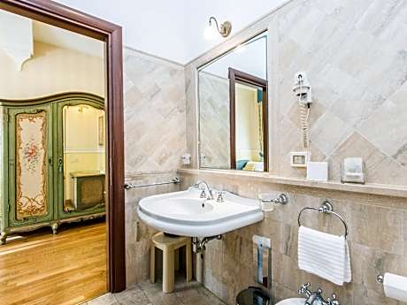 Suite with City View