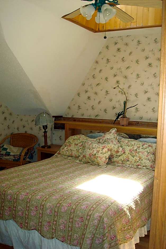 Boathouse Country Inn