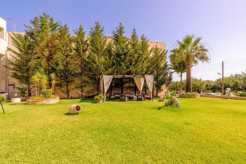 Remezzo Apartments & Studios