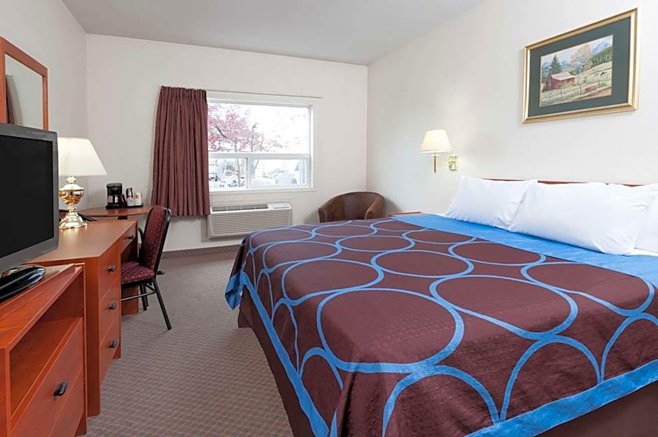 Super 8 by Wyndham Edmonton/West