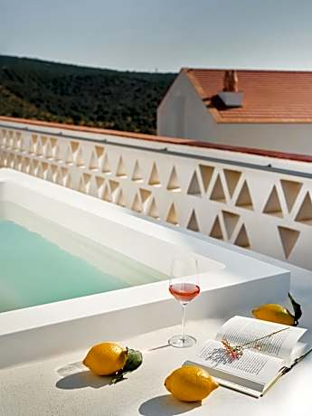 Deluxe Suite with Spa Bath