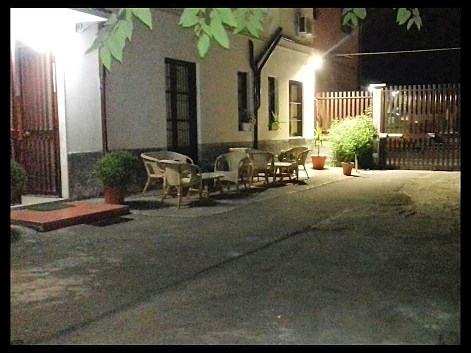 Bed & Breakfast Fontanarossa Airport -Private Parking-