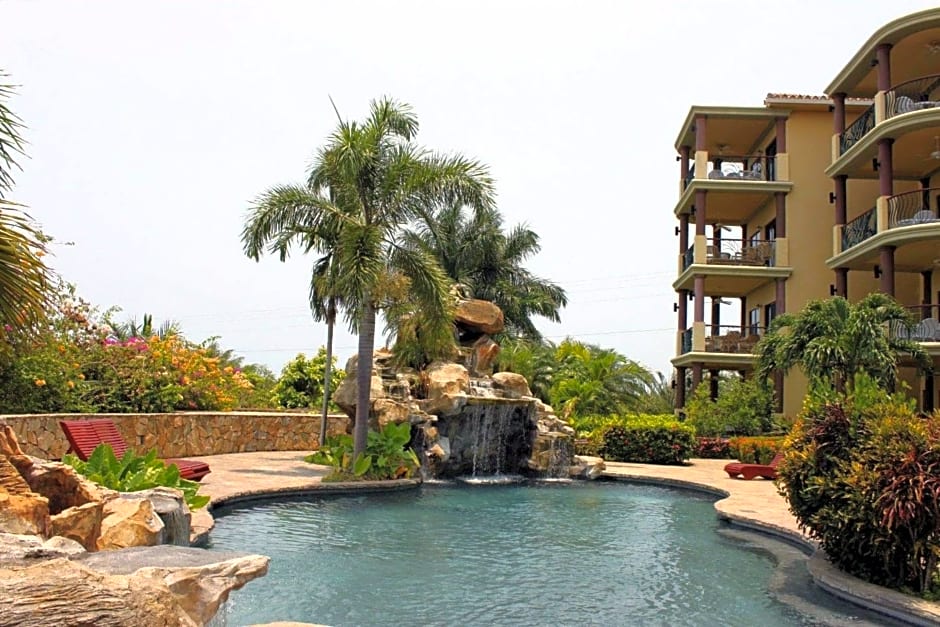 Clarion Suites Roatan At Pineapple Villas