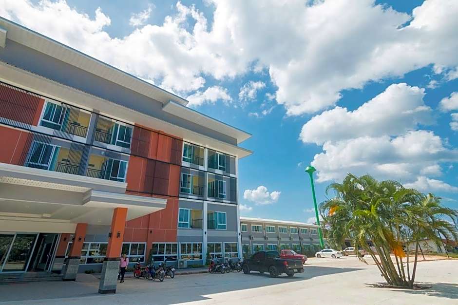 Suksomboon Hotel