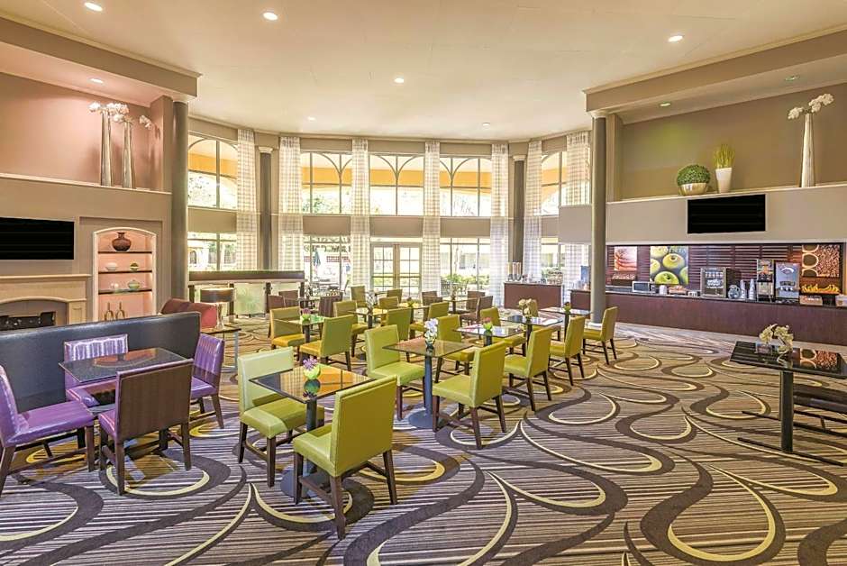 La Quinta Inn & Suites by Wyndham Durham Chapel Hill