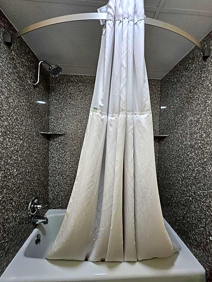 Super 8 by Wyndham Clinton