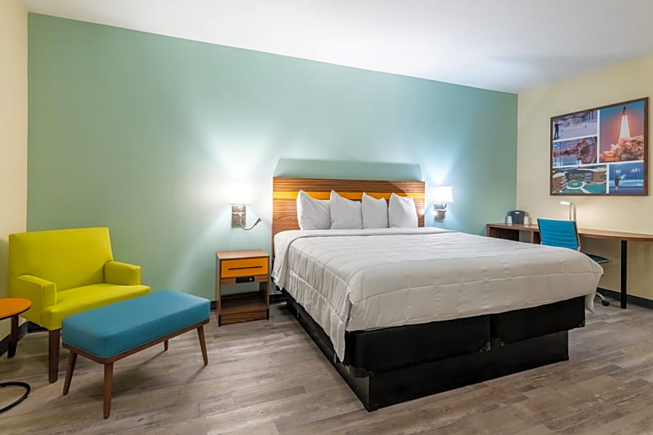 SPOT X by Red Collection Orlando International Dr