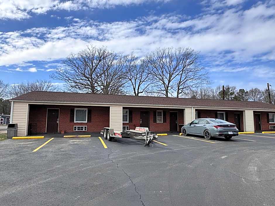 OYO Palm Leaf Motel