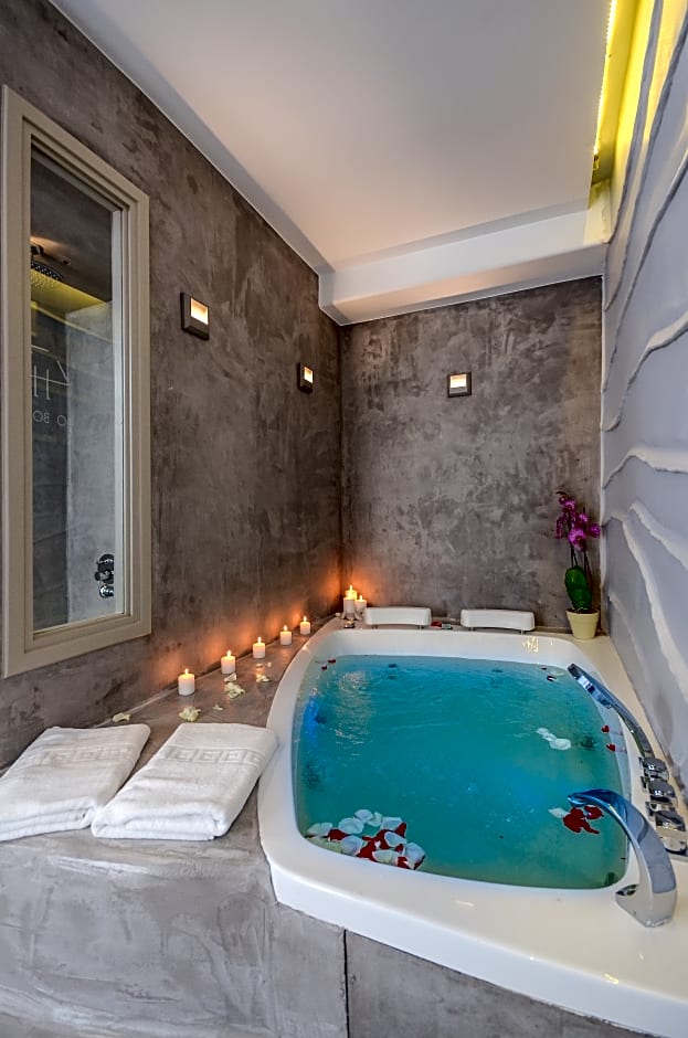 Photo 1 sur 4 de Honeymoon Suite