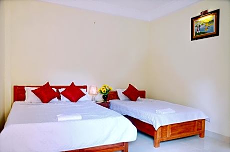 Triple Room with Private Bathroom