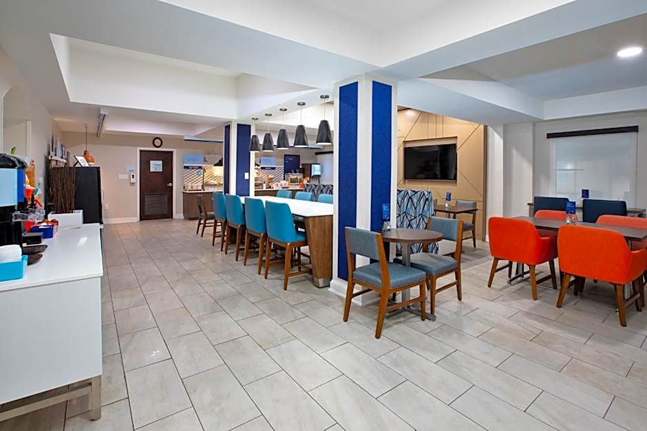Holiday Inn Express Hotel & Suites - Sumter By IHG