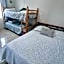 KITNET S2 em TORRES-RS - Na mais bela praia Gaúcha - Cozinha - Banheiro - Ar condicionado - TV smart 32' - Wi-Fi - Estacionamento - Anfitriã Superhost no BnB