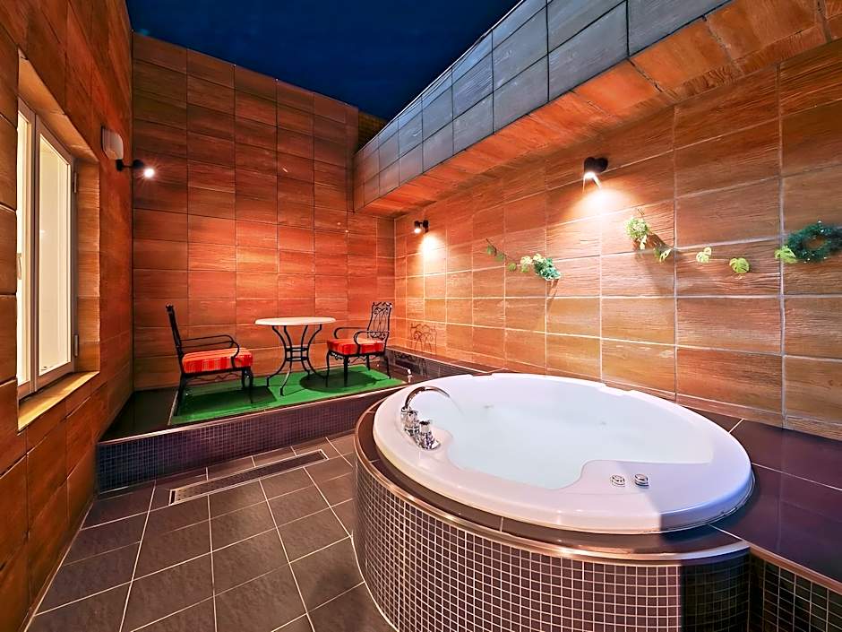 Hotel Fine Garden Suzuka - Free Parking