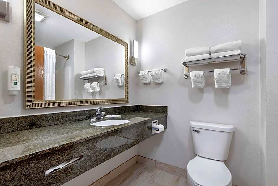 Quality Inn & Suites Fort Madison near Hwy 61