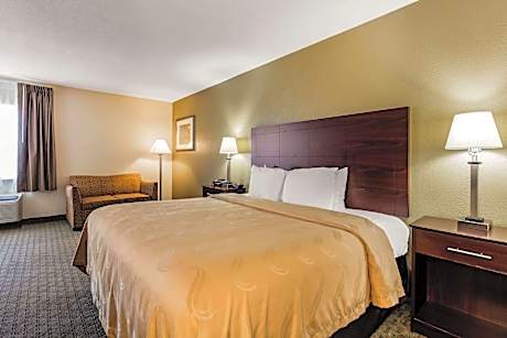 Queen Room - Accessible/Nonsmoking