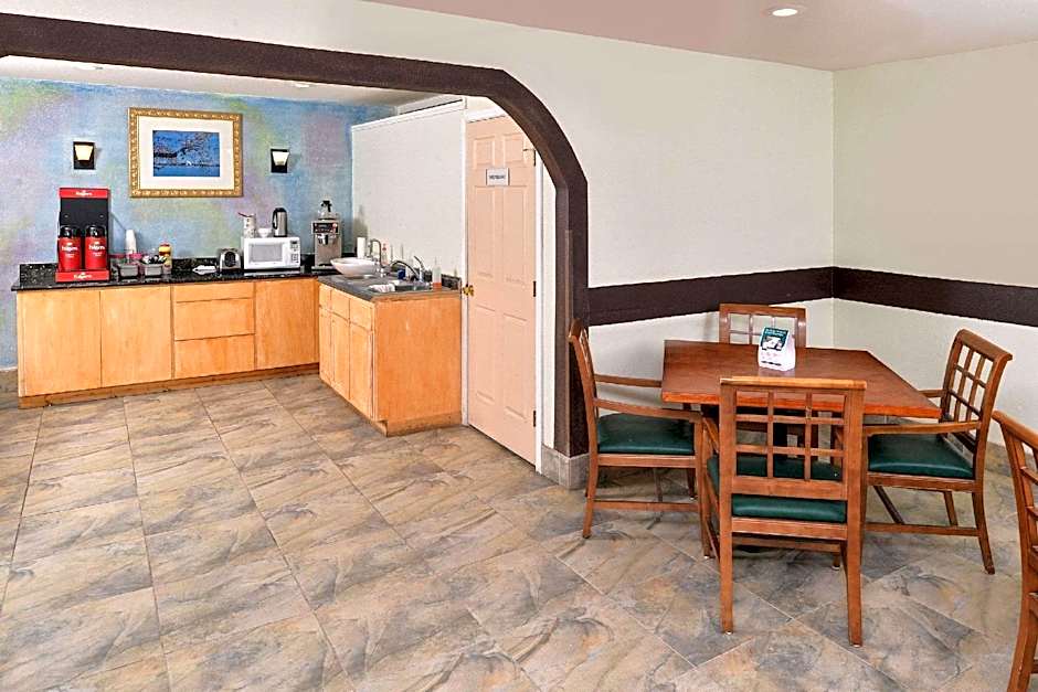 Econo Lodge Junction