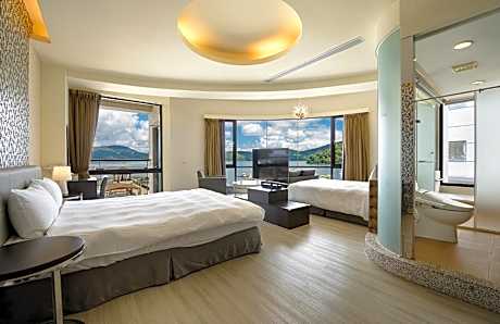 Deluxe Quadruple Room