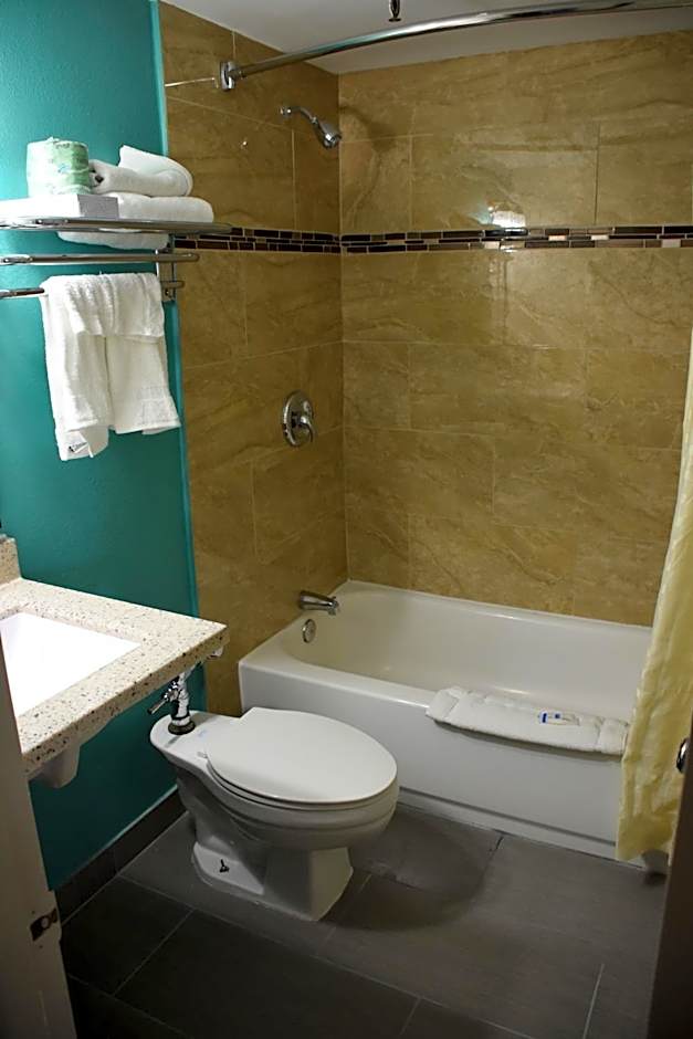 Rodeway Inn Syracuse Carrier Circle