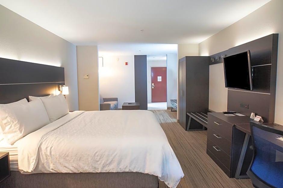 Holiday Inn Express Hotel & Suites Chester, an IHG Hotel