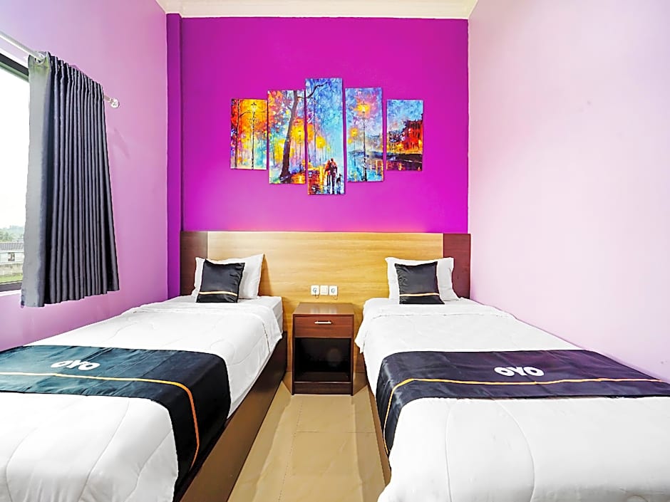 Collection O 91345 Myroom Hotel