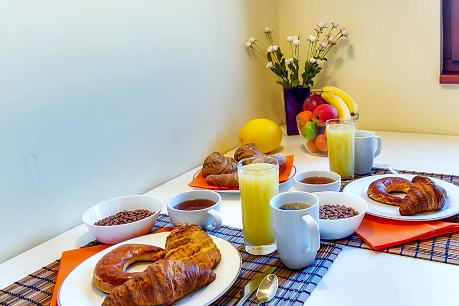 Trendy Deluxe Apartments