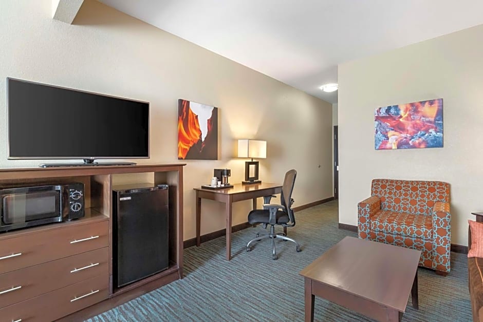 Best Western Plus Longhorn Inn & Suites