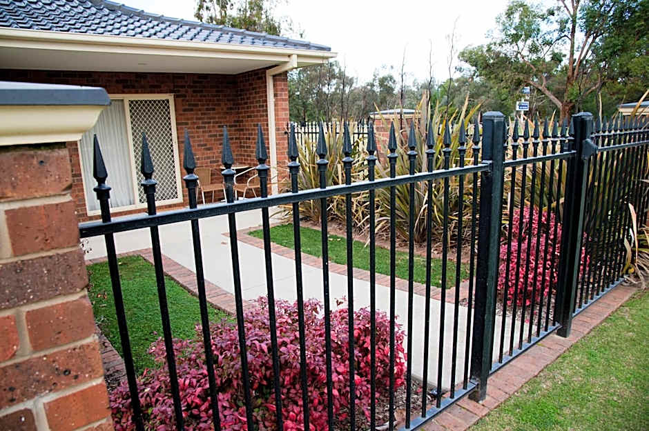 Sportsmans Motor Inn