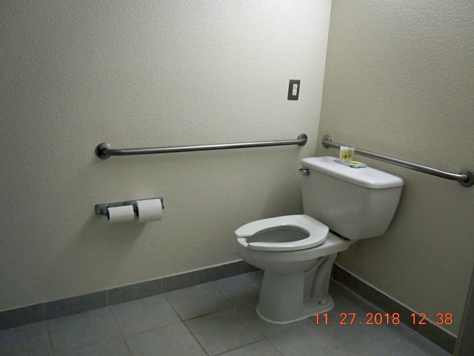 Airport Inn