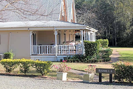 The Carriages Boutique Hotel and Vineyard