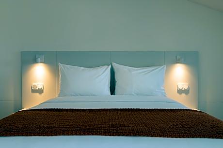 Two-Bedroom Premium Apartment with Balcony and City View