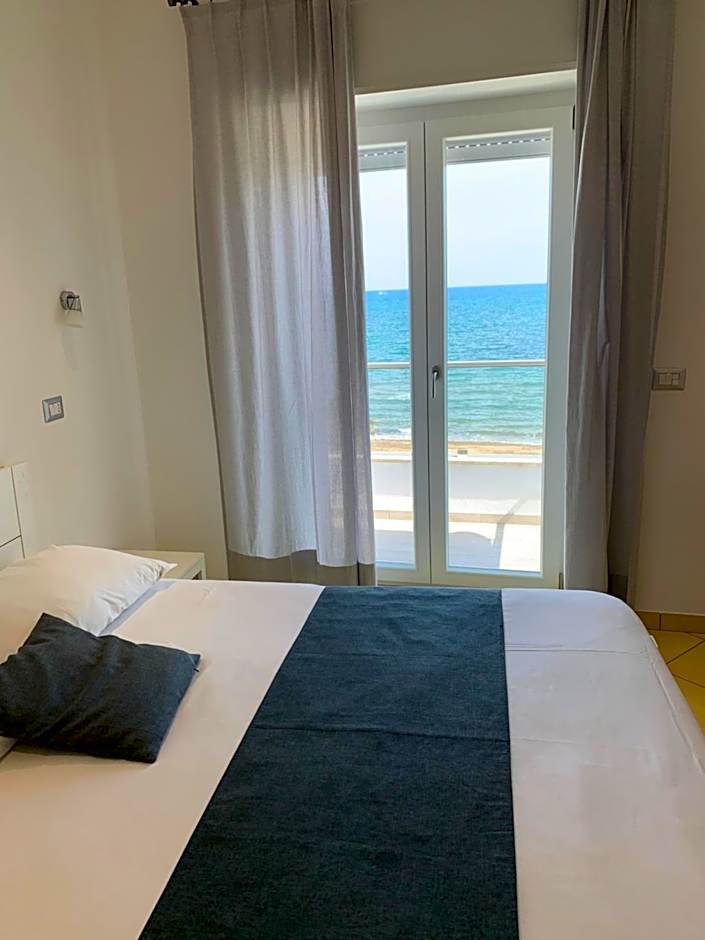 Photo 1 of 6 of Deluxe, Sea View, Balcony