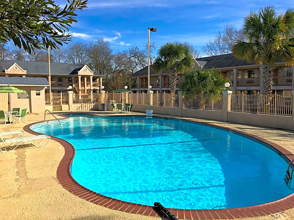 Days Inn by Wyndham Nacogdoches/SFA University/Downtown