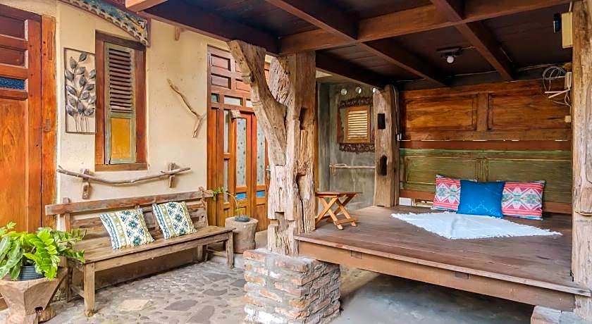 TwoSpaces Living at Wave And Chill House, Canggu