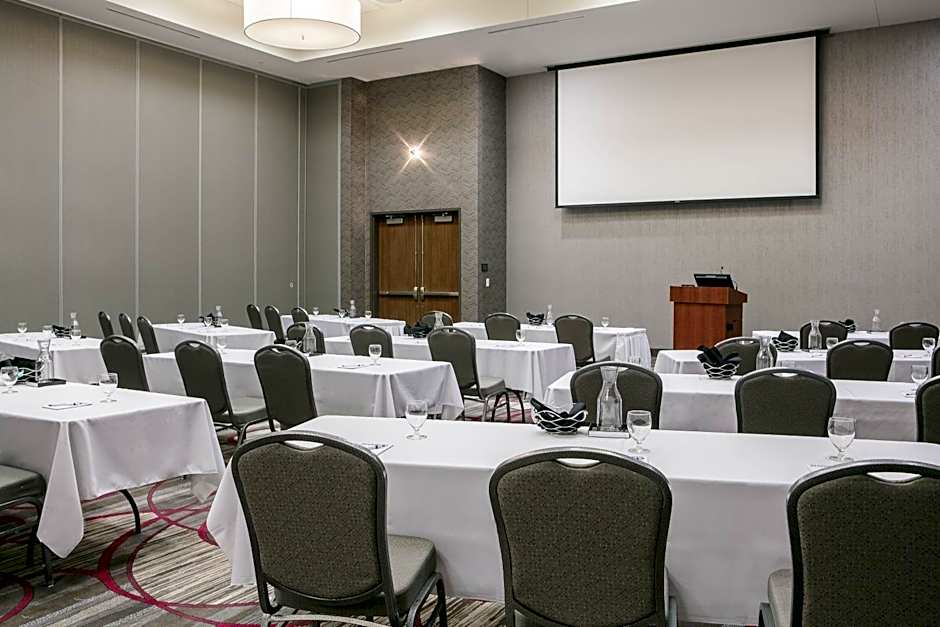 Courtyard by Marriott Omaha Bellevue at Beardmore Event Center