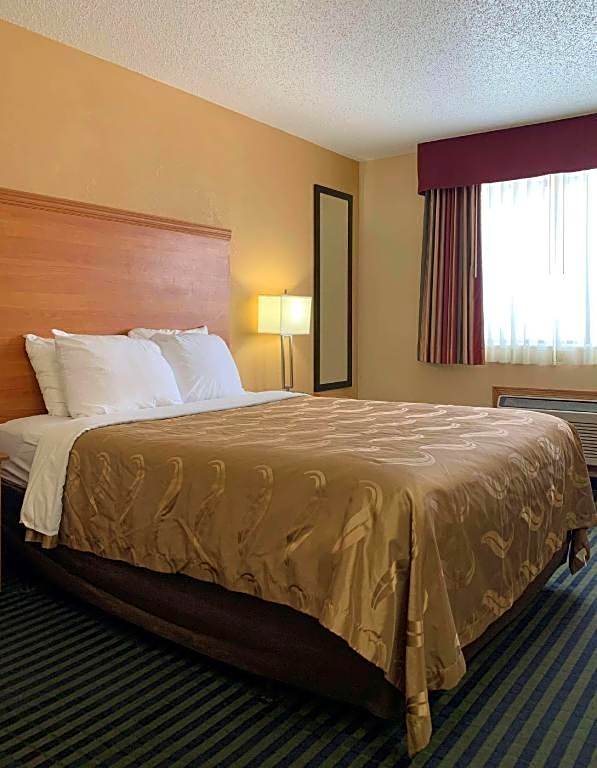 Quality Inn Ottawa near Starved Rock State Park