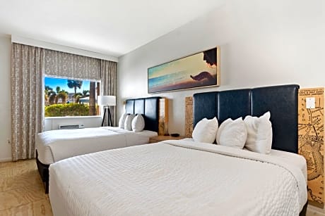 Deluxe Queen Room