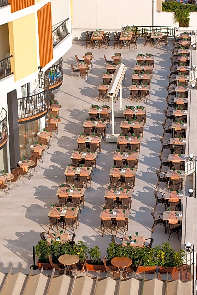 Arabella World Hotel