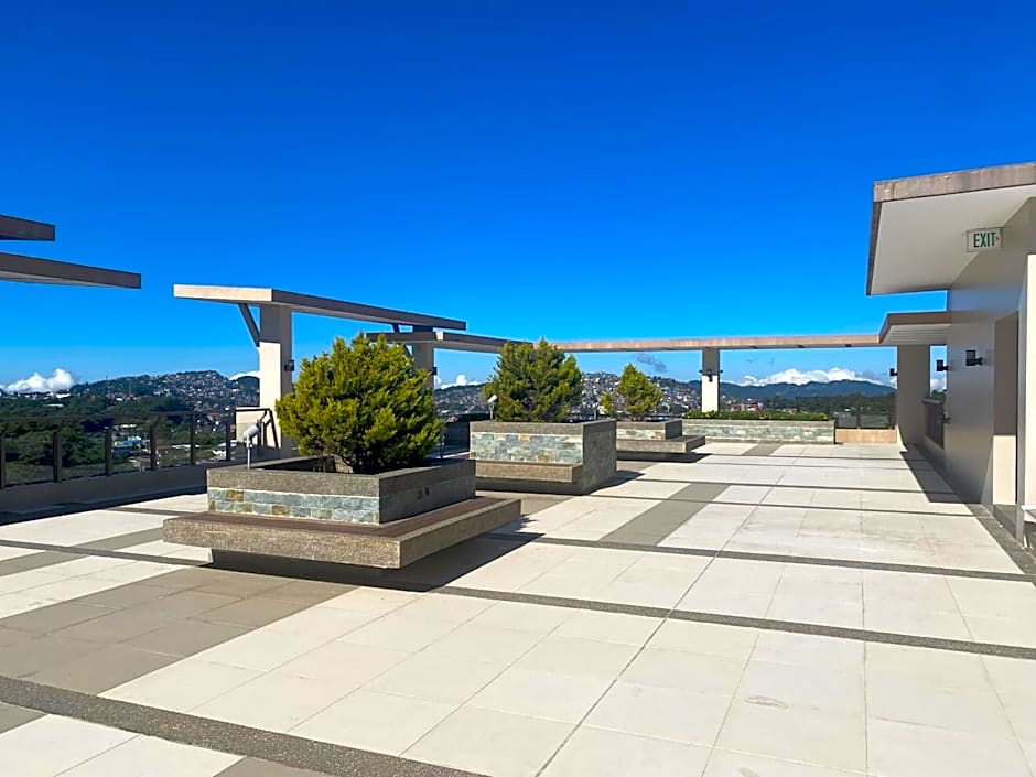 Rosarich Homestay - Bristle Ridge Residences