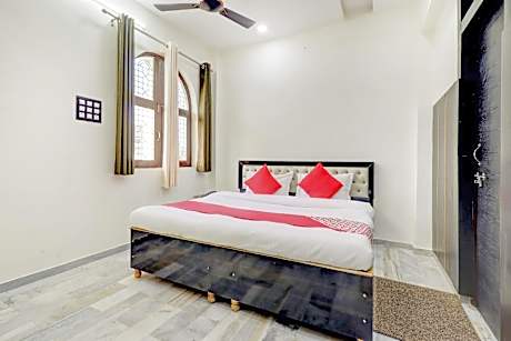 OYO 77516 Hotel Swastik