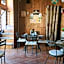 Aurelia Garden Gold B&B
