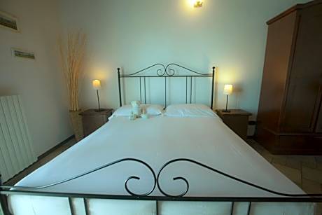 One-Bedroom Family Apartment