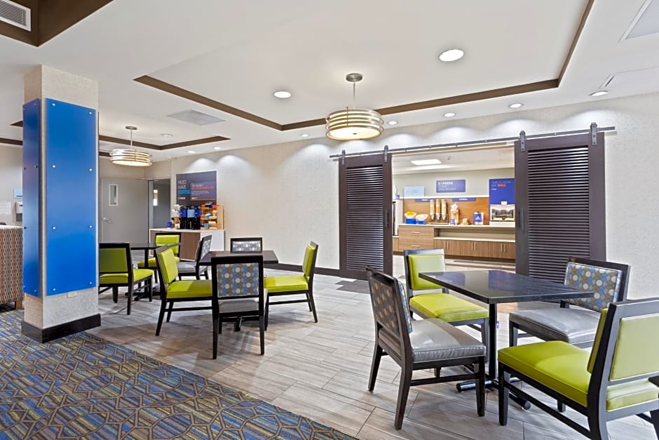 Holiday Inn Express Hotel & Suites Largo-Clearwater