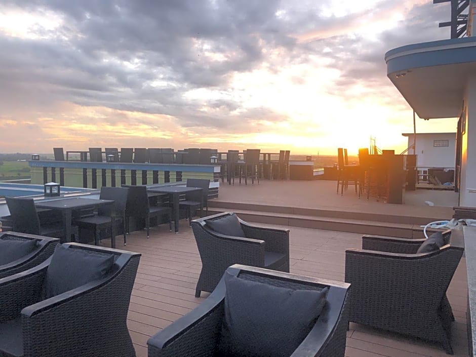 Kampong Thom Royal Hotel