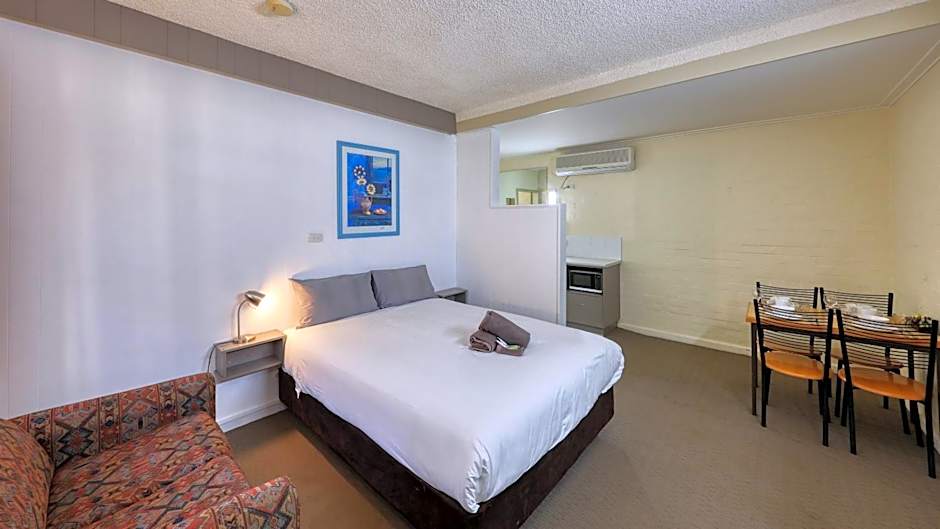 Bishops Lodge Narrandera