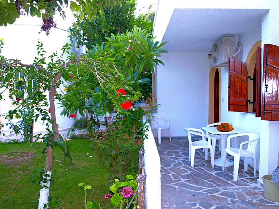 Kastro Studios Apartments