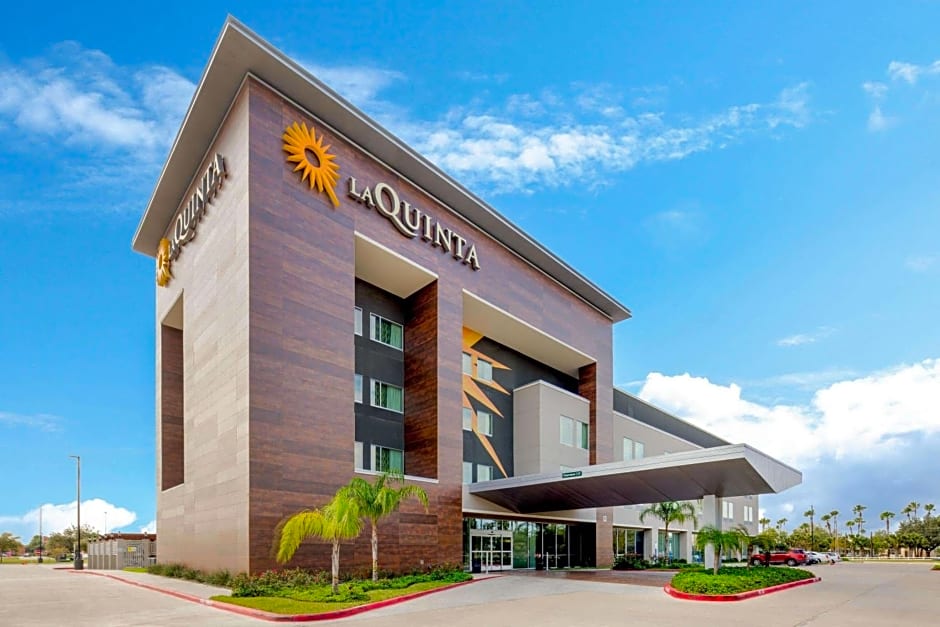 La Quinta Inn & Suites by Wyndham McAllen Convention Center