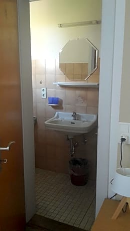 Budget Single Room