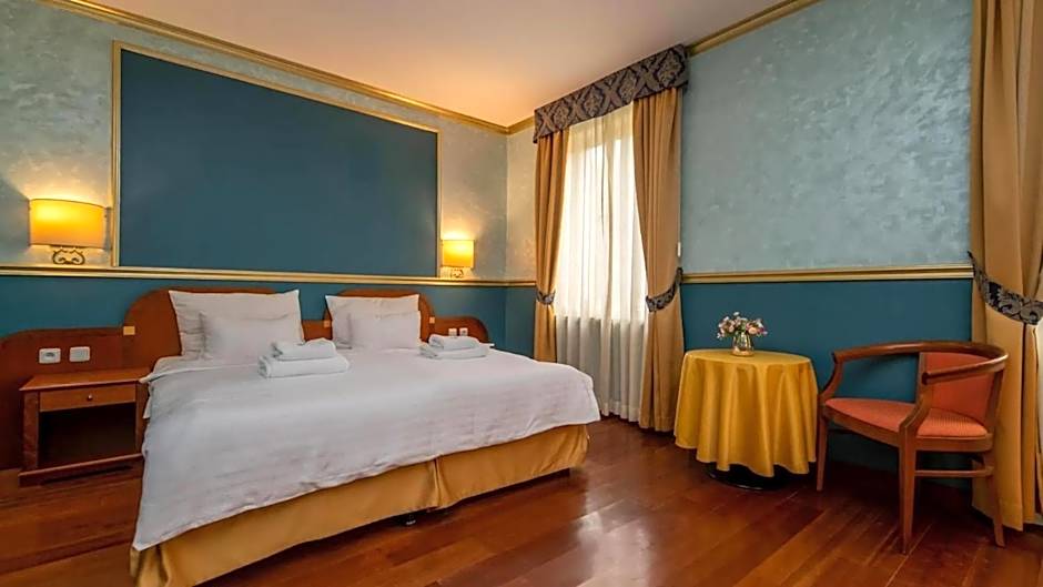 Hotel Kinsky Fountain
