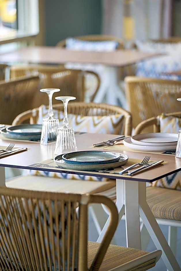 Acropolis Apartments